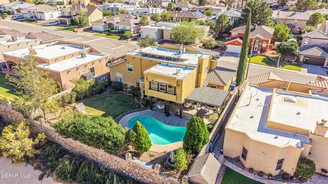 Building Photo - 6561 Isla Del Rey Dr