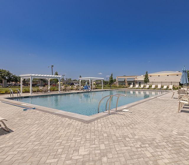 Pool - Fox Meadow Apartments