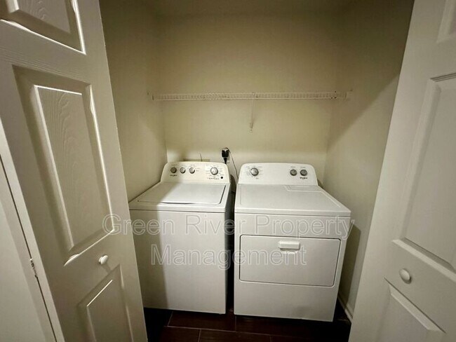 Building Photo - 3288 Deerfield Pointe Dr