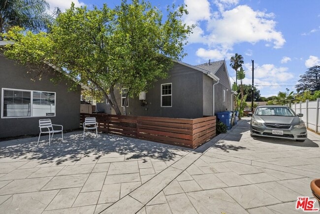 Building Photo - 6712 Cedros Ave