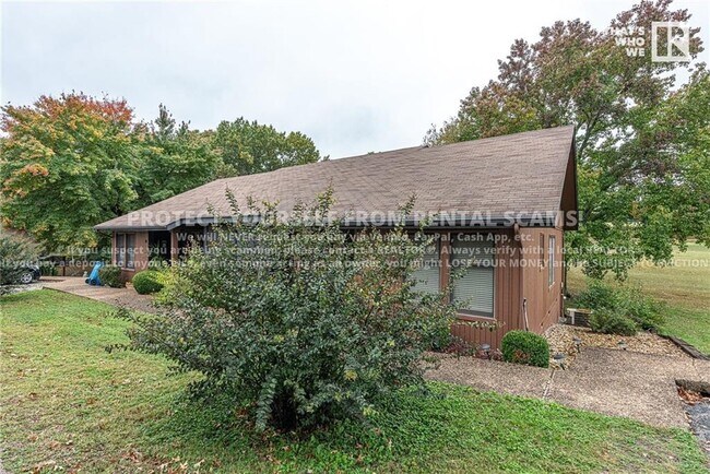 Building Photo - 41 Melinda Ln