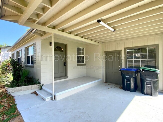 Building Photo - 311 Lake Annie Dr