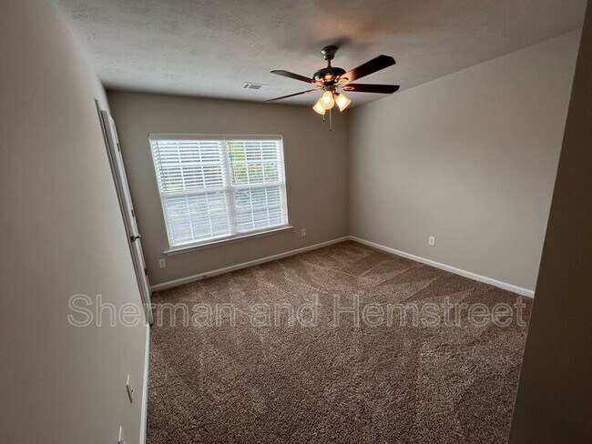 Building Photo - 672 Dobhill Ln