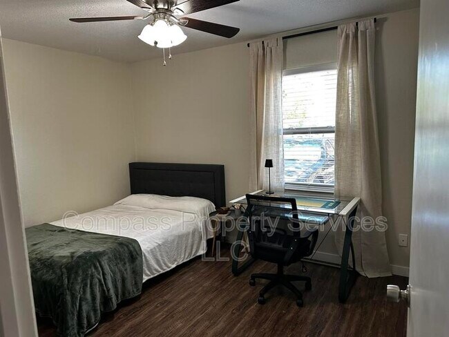 Building Photo - 1421 S 12th St