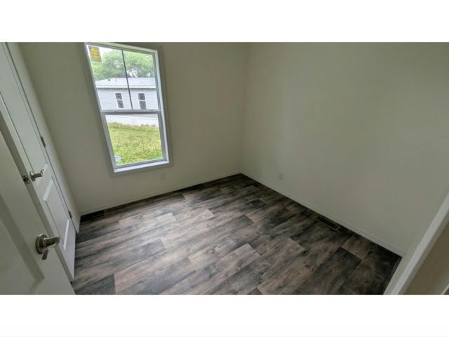 Building Photo - 152 Lynn Ln