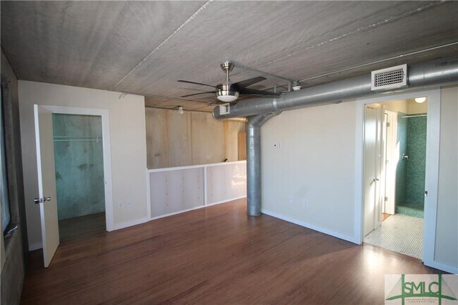 Building Photo - 2412 De Soto Ave