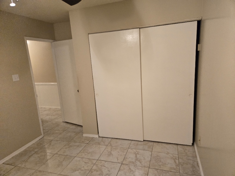 Building Photo - 428 Holy Cross Pl