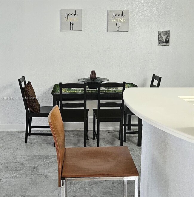 Building Photo - 1500 Bay Rd