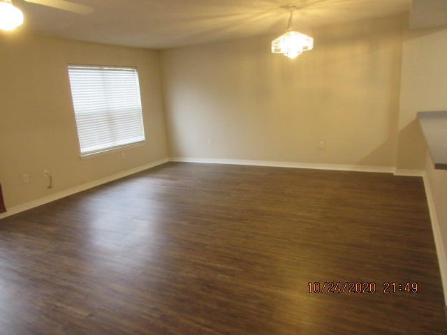 Building Photo - 1833 Whispering Oaks Ln