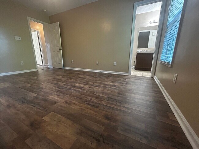 Building Photo - Single Family Home