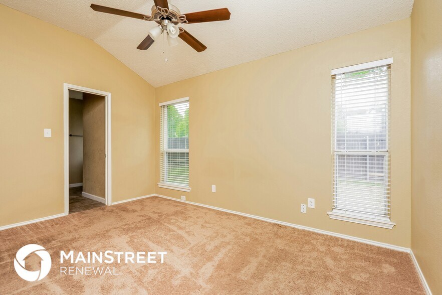 Building Photo - 1100 Stone Creek Dr