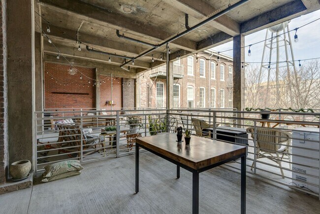 Building Photo - Amazing Germantown Loft in Historic Werthan Mills Lofts!