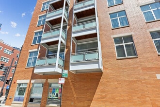 Building Photo - 949 W Madison St
