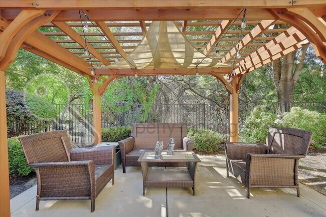 Building Photo - 4510 Pheasant Ln