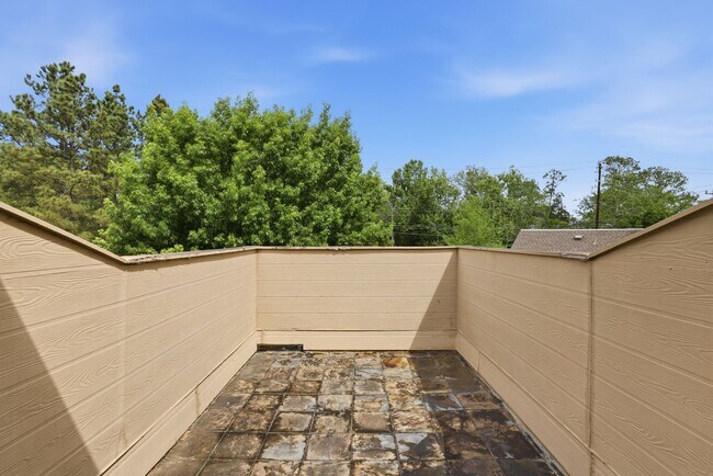 Building Photo - 12625 Memorial Dr