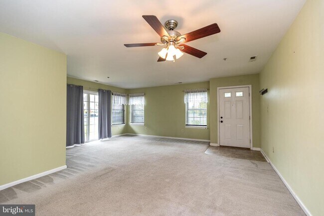 Building Photo - 129 Horseshoe Dr