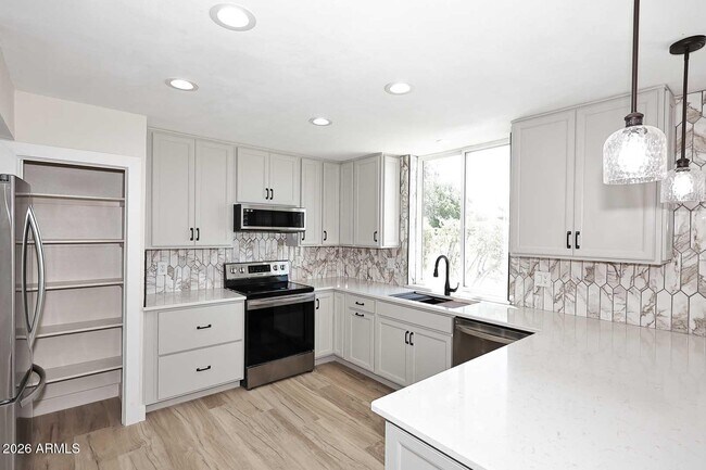 Building Photo - 4111 N 87th Pl