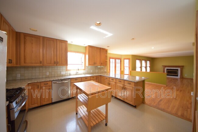 Building Photo - 14531 Wellington Rd