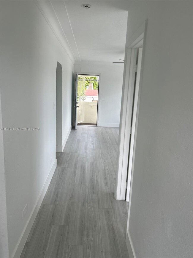 Primary Photo - 2215 NW 33rd St