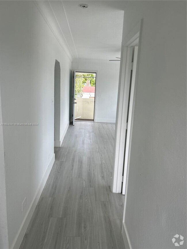 Building Photo - 2215 NW 33rd St