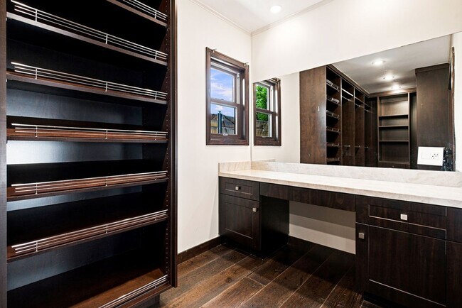 Building Photo - 3184 Dona Sarita Pl
