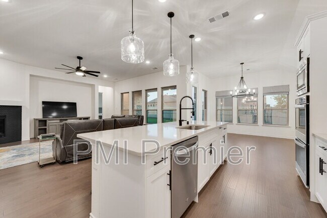 Building Photo - 2901 Little Wonder Ln