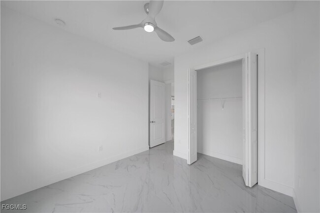 Building Photo - 1155 Countess Ave