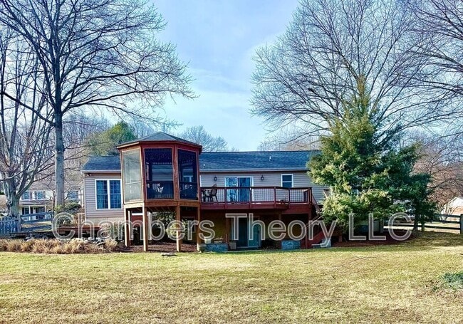 Building Photo - 16 Honeybee Ave