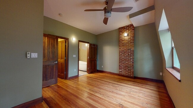 Building Photo - 1834 Ingleside Terrace NW