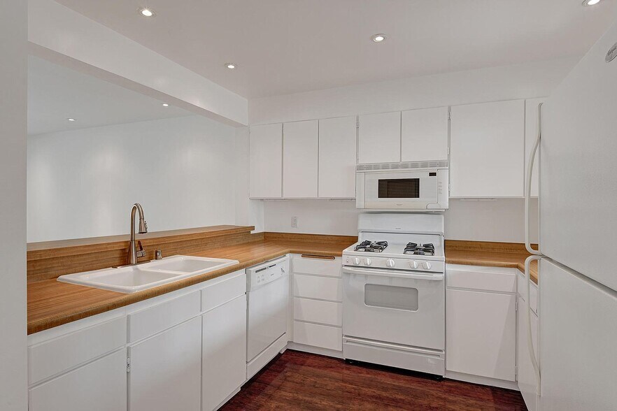 Contemporary Kitchen with New Flooring - 1895 N Vía Miraleste