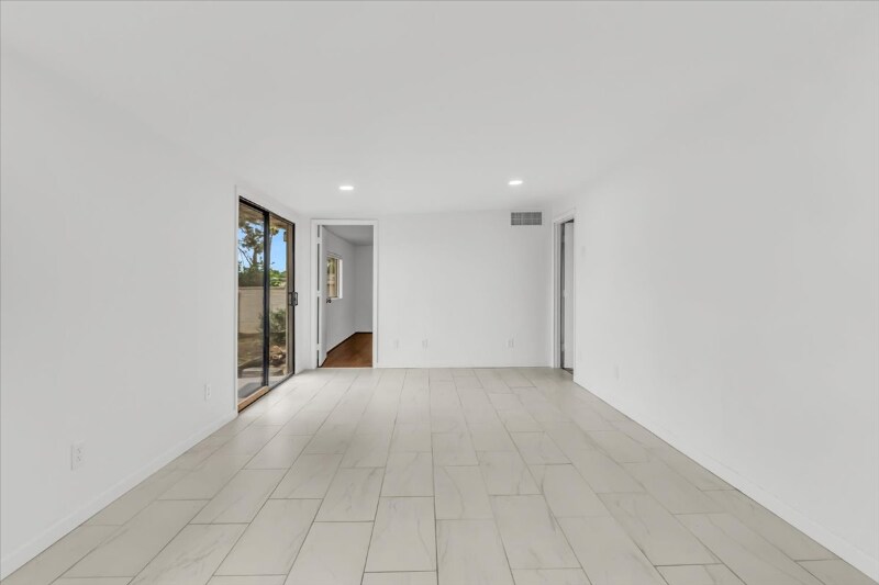 Building Photo - 7651 E Mary Dr