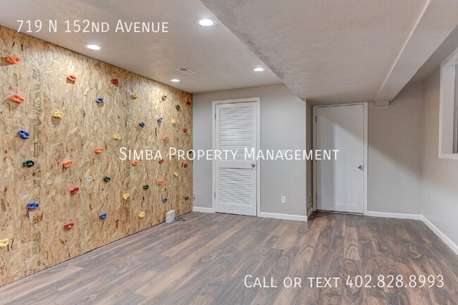 Building Photo - 719 N 152nd Ave