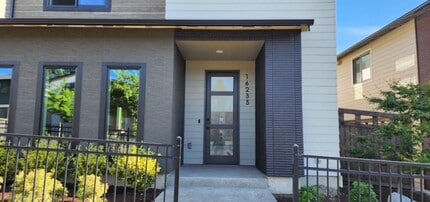 Building Photo - $3,950-Two-Story 4 Bedrooms, 2.5 Bathrooms Contemporary Home Awaits Your Tenancy!