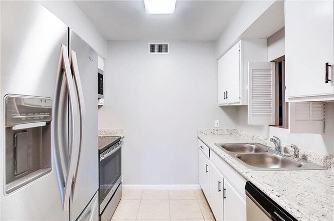 Building Photo - 8612 Bowling Green Dr