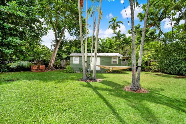 Building Photo - 6400 SW 62nd Ct