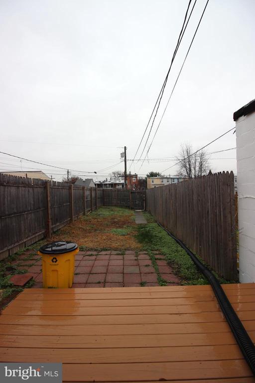 Building Photo - 3501 Chestnut Ave