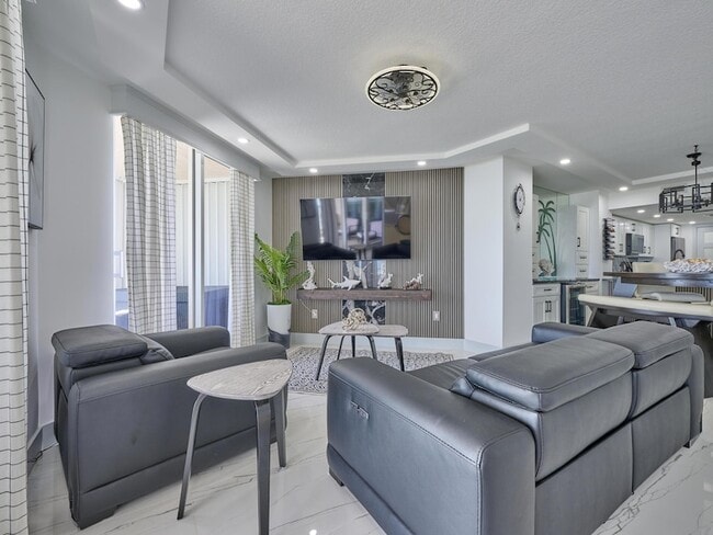 Building Photo - 5051 N Hwy A1A