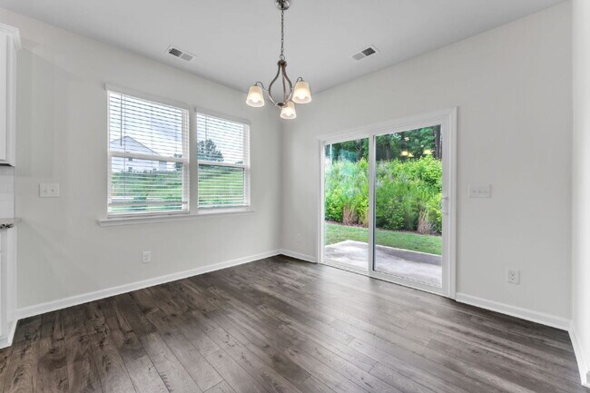 Building Photo - Elegant 3BR/2.5BA Home with Loft & 2-Car Garage in Persimmon Hill $2,100/mo rent