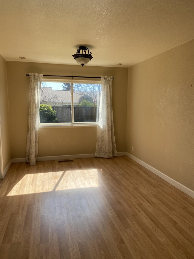 Building Photo - 2788 Glen Heather Dr