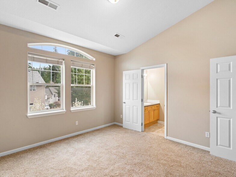 Building Photo - 14973 SW Kraft Pl