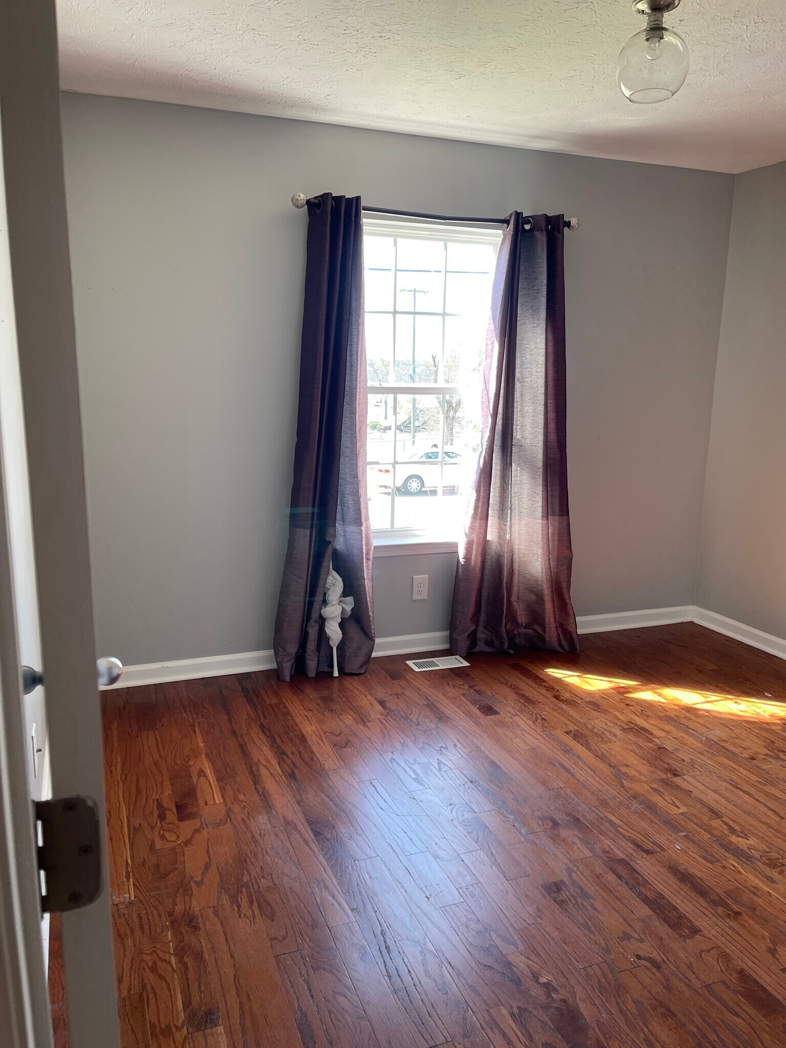 Building Photo - 1513 Luton St