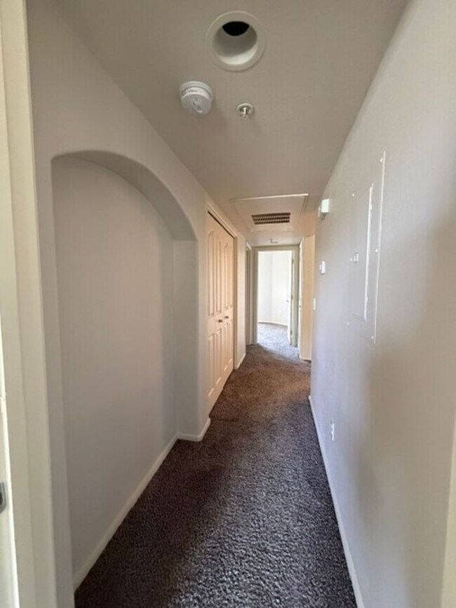 Building Photo - 7021 E Earll Dr