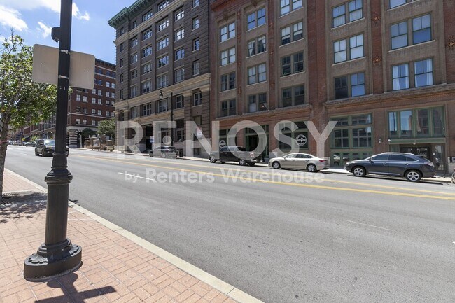 Building Photo - 700 Broadway Blvd