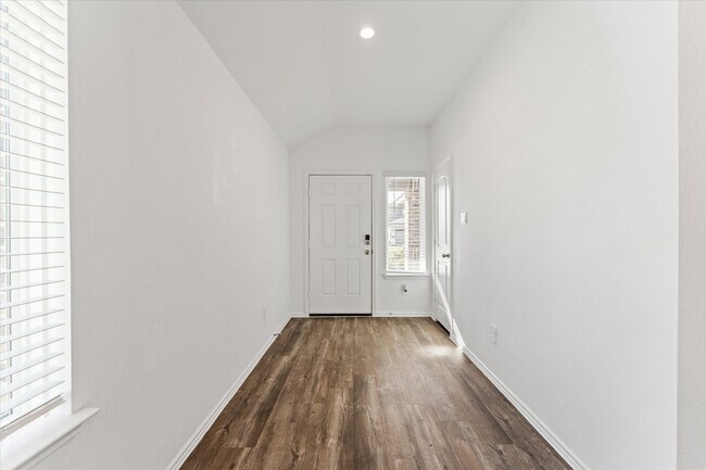 Building Photo - 24210 Sandstone Valley Ln