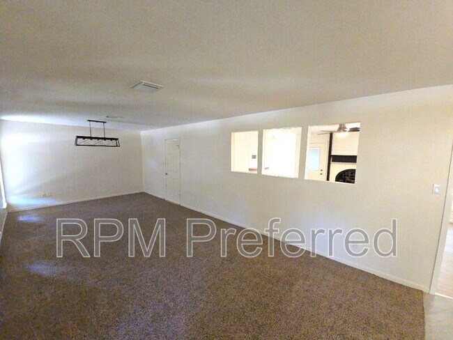 Building Photo - 12702 Ravensway Dr