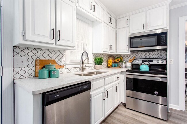 Building Photo - 5735 Manassas Run