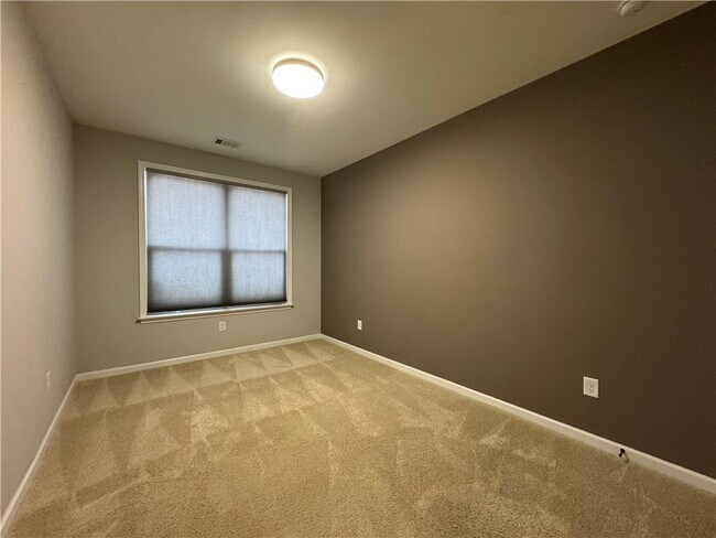 Building Photo - 920 Grove Valley Dr