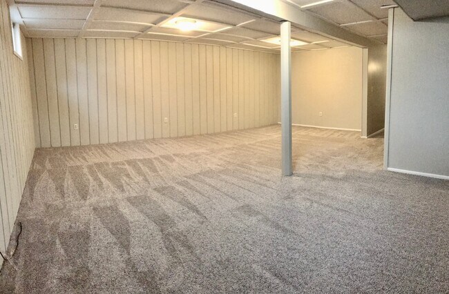 Building Photo - 3 BEDROOM + BONUS ROOOM | 2 BATH | HOUSE |...