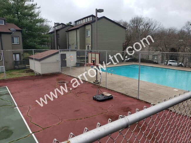 Building Photo - Great 1 bedroom, 1 bathroom condo in the h...