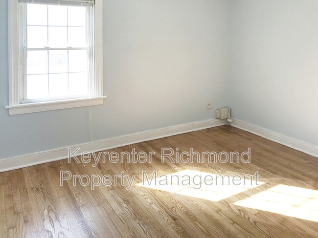 Building Photo - 7418 Wentworth Ave